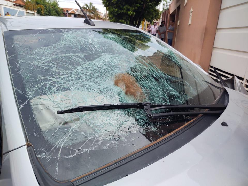 Foto 2 de 3 — Bandidos roubam veículo e atropelam duas mulheres em Araraquara